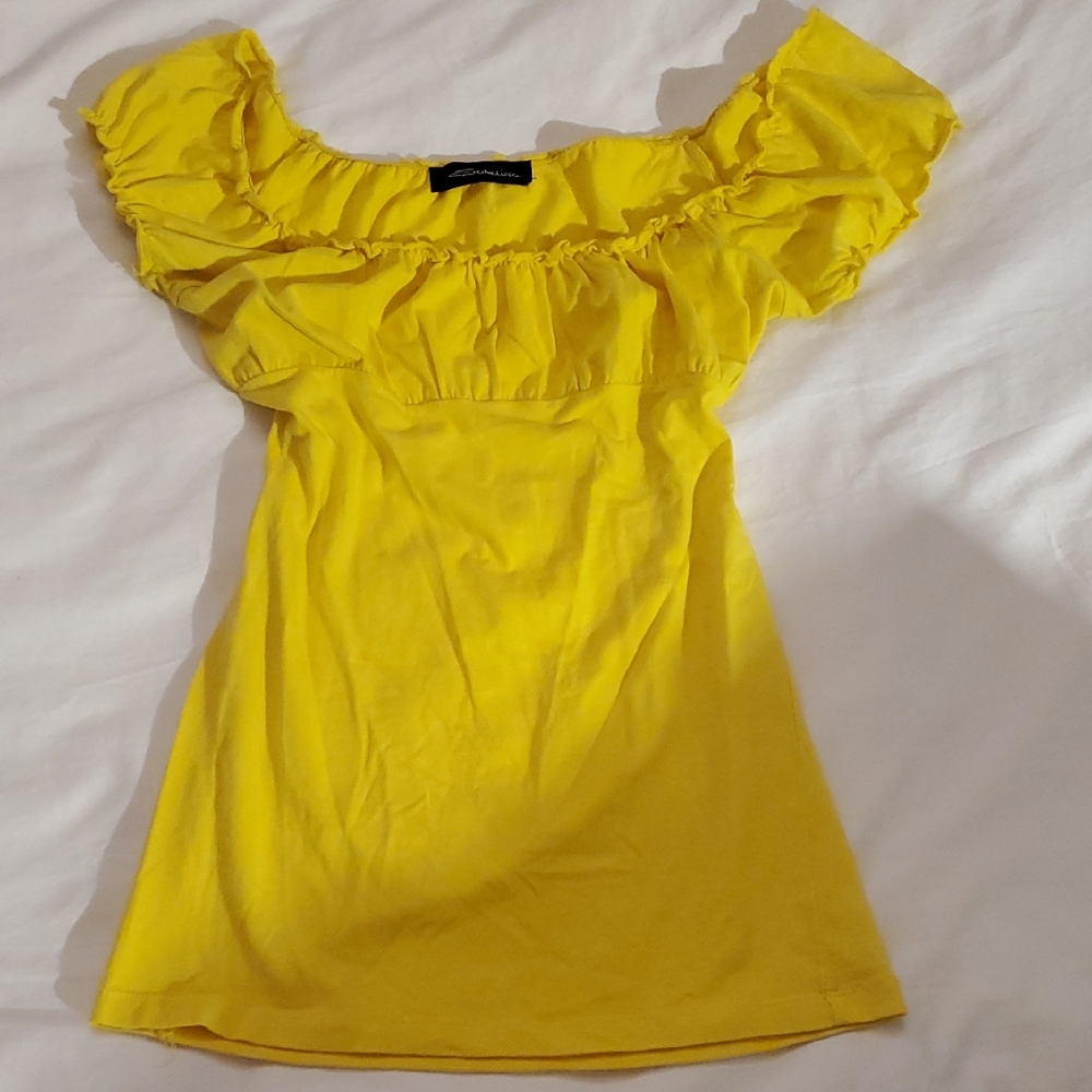 Like NEW! Elegant Yellow Ruffled Blouse